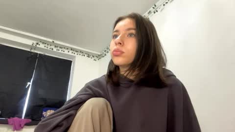 Vivi online show from 10-30-25, 07:10