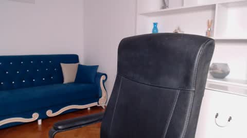 Vivienne online show from 03-01-25, 09:59