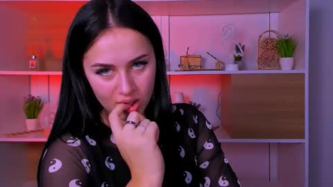 vivy_star online show from 10-26-25, 08:15