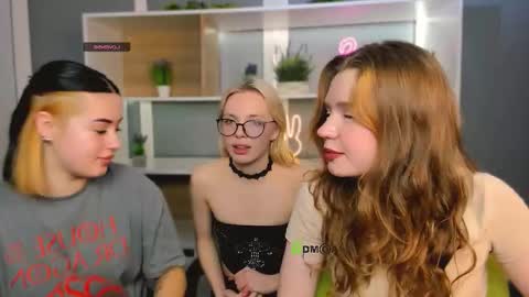 vivy_star online show from 02-27-26, 08:20