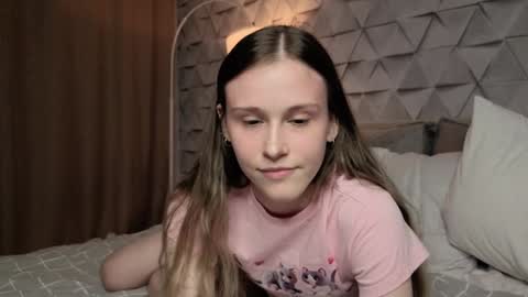 Snapshot of vixcx_ chatting on 09-20-25, 04:52 vixcx_ online show from 09-20-25, 04:52