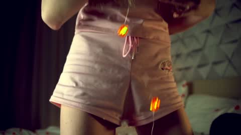 Snapshot of vixcx_ chatting on 10-29-25, 03:36 vixcx_ online show from 10-29-25, 03:36