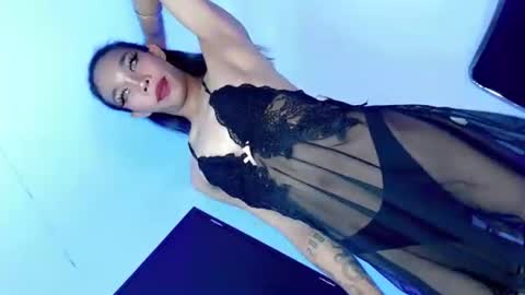 Snapshot of vixen_foxx chatting on 02-08-26, 06:17 vixen online show from 02-08-26, 06:17