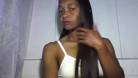 Snapshot of vixen_lina chatting on 06-11-26, 05:44 vixen_lina online show from 06-11-26, 05:44