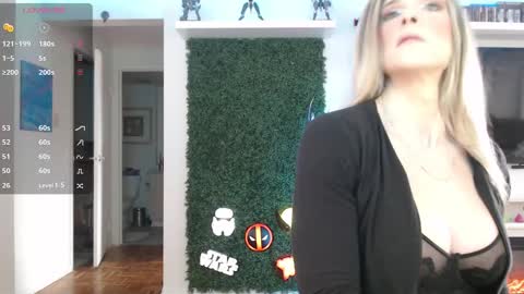 Snapshot of vixen_lockheart chatting on 11-02-25, 03:25 Vixen online show from 11-02-25, 03:25