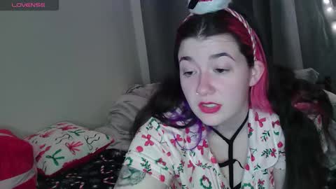 Amber online show from 12-22-25, 01:02