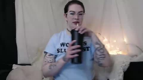 Snapshot of vixinvvitch chatting on 02-22-25, 05:35 VIXIN online show from 02-22-25, 05:35