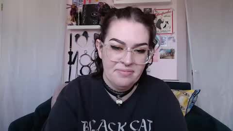 Snapshot of vixinvvitch chatting on 09-20-25, 04:41 VIXIN online show from 09-20-25, 04:41