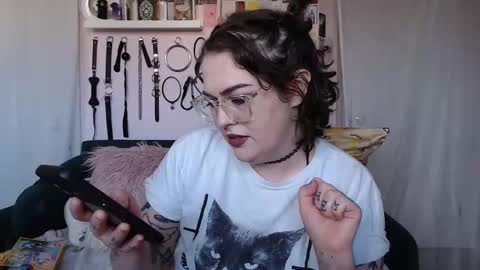 Snapshot of vixinvvitch chatting on 10-11-25, 07:45 VIXIN online show from 10-11-25, 07:45