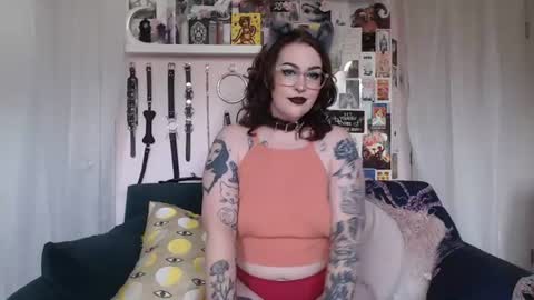 Snapshot of vixinvvitch chatting on 06-24-26, 05:56 VIXIN online show from 06-24-26, 05:56