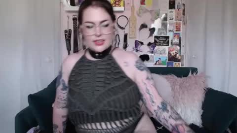 Snapshot of vixinvvitch chatting on 07-28-26, 06:20 VIXIN online show from 07-28-26, 06:20