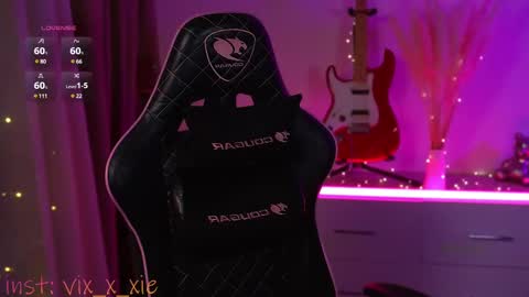 Snapshot of vixxxiee chatting on 03-05-25, 07:38 vixxxiee online show from 03-05-25, 07:38