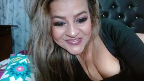 Snapshot of vkleiin chatting on 05-15-26, 05:47 Venus online show from 05-15-26, 05:47