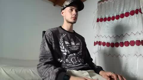Snapshot of vlad__night chatting on 05-05-26, 03:25 Vlad online show from 05-05-26, 03:25