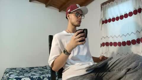 Snapshot of vlad__night chatting on 05-24-26, 03:44 Vlad online show from 05-24-26, 03:44