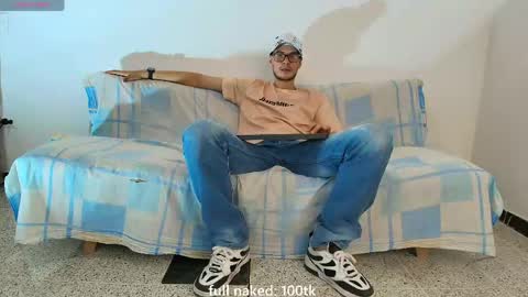 Snapshot of vlad__night chatting on 05-27-26, 04:20 Vlad online show from 05-27-26, 04:20