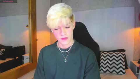 Snapshot of vladhellsing4 chatting on 02-22-26, 04:27 Vlad online show from 02-22-26, 04:27