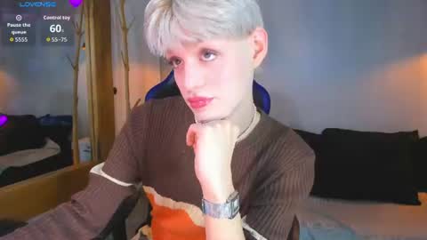 Snapshot of vladhellsing4 chatting on 06-13-26, 02:15 Vlad online show from 06-13-26, 02:15