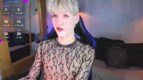 Snapshot of vladhellsing4 chatting on 06-26-26, 02:43 Vlad online show from 06-26-26, 02:43