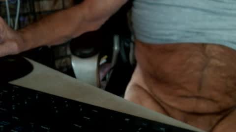 Snapshot of vnpg92 chatting on 02-09-25, 09:17 vnpg92 online show from 02-09-25, 09:17