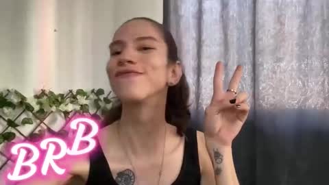 Snapshot of vodkadelulo_ chatting on 11-24-25, 08:52 vodkadelulo online show from 11-24-25, 08:52