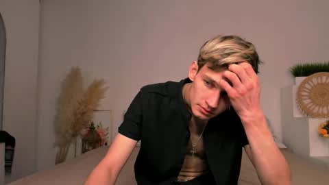 Snapshot of volan_starts chatting on 02-06-26, 04:06 Dan online show from 02-06-26, 04:06