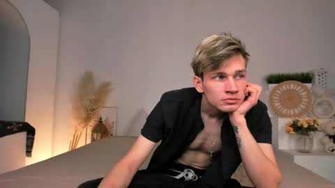 Snapshot of volan_starts chatting on 02-07-26, 04:27 Dan online show from 02-07-26, 04:27