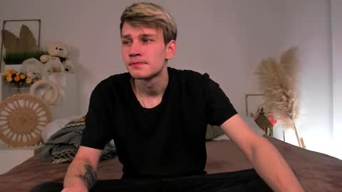 Snapshot of volan_starts chatting on 02-22-26, 04:24 Dan online show from 02-22-26, 04:24