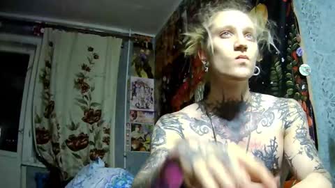 Elf online show from 10-30-25, 04:08