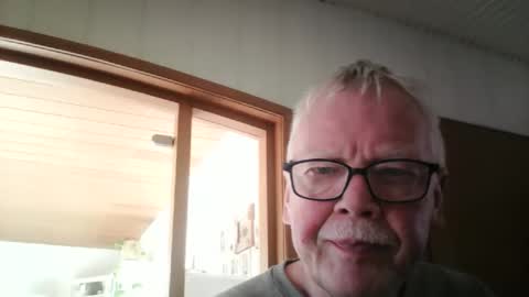 Snapshot of volkeronly chatting on 03-03-26, 12:33 volkeronly online show from 03-03-26, 12:33