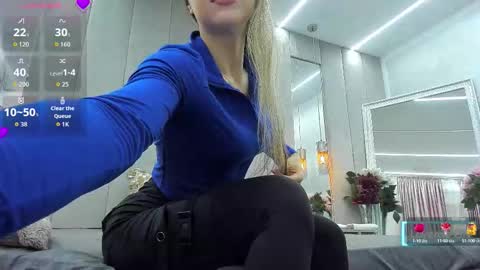 Snapshot of von_dee chatting on 09-26-25, 05:22 von_dee online show from 09-26-25, 05:22