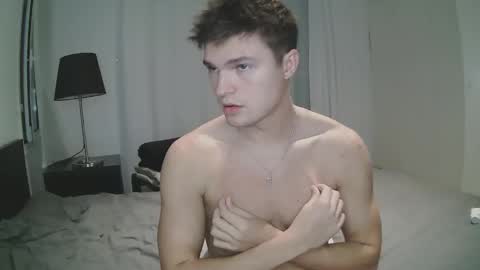 Snapshot of vouvoucouple chatting on 12-18-24, 06:46 Tim online show from 12-18-24, 06:46