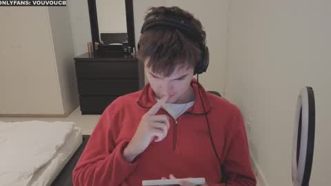 Snapshot of vouvoucouple chatting on 03-09-25, 08:21 Tim online show from 03-09-25, 08:21