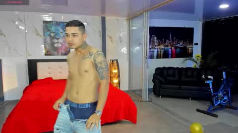 voyeurism_guys online show from 03-25-26, 11:11