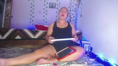 vsleyandlunaper online show from 06-25-26, 02:11