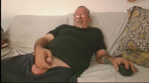 Snapshot of vuda77 chatting on 11-24-25, 07:35 oscar online show from 11-24-25, 07:35