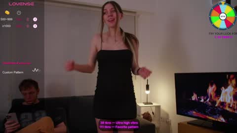 Snapshot of vundersex chatting on 12-27-24, 06:53 Eva and Franklin online show from 12-27-24, 06:53