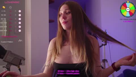 Snapshot of vundersex chatting on 01-04-25, 06:40 Eva and Franklin online show from 01-04-25, 06:40