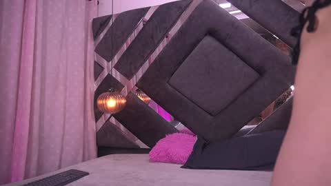 Violeta online show from 01-25-25, 03:09