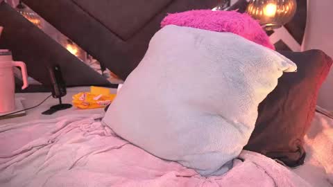 Violeta online show from 02-22-25, 06:17