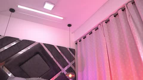 Violeta online show from 10-11-25, 03:06