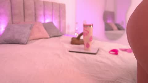 Violeta online show from 11-14-25, 03:05