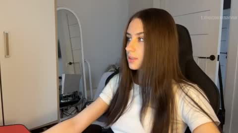 Snapshot of vx_arina chatting on 04-27-26, 08:12 Arina online show from 04-27-26, 08:12