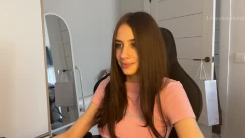 Snapshot of vx_arina chatting on 04-28-26, 08:08 Arina online show from 04-28-26, 08:08
