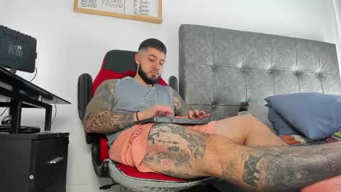 vyxen_ online show from 03-27-26, 08:52