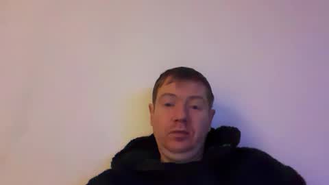 Snapshot of w919 chatting on 12-18-25, 06:25 V online show from 12-18-25, 06:25