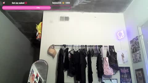 Snapshot of wahbaby chatting on 06-19-26, 03:11 marz online show from 06-19-26, 03:11