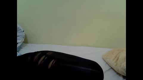 Snapshot of wakanda_43 chatting on 06-08-26, 04:57 candy online show from 06-08-26, 04:57