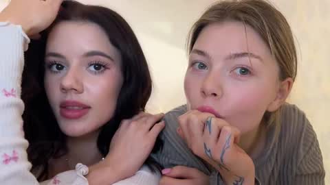 Mia online show from 12-03-24, 12:59