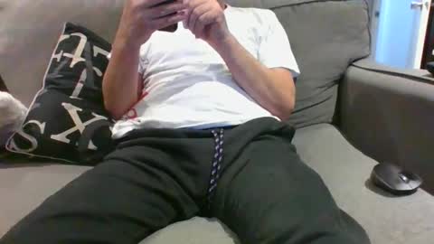 walker033 online show from 12-31-24, 02:36